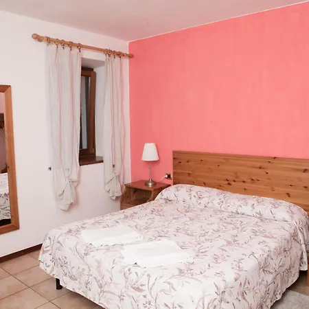 Casa de Campo La Fonte Di Mariella Gravedona